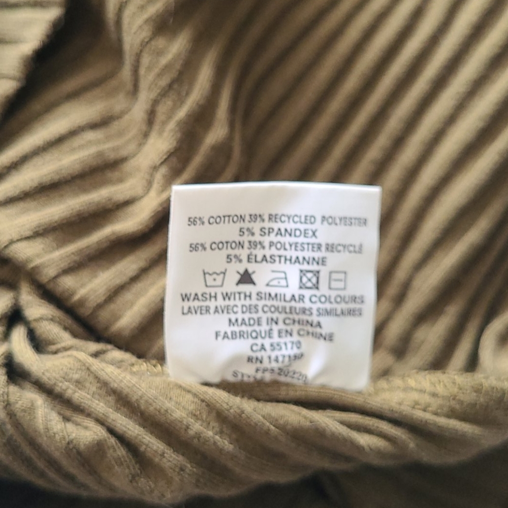 Mock neck - Picture 3 of 3